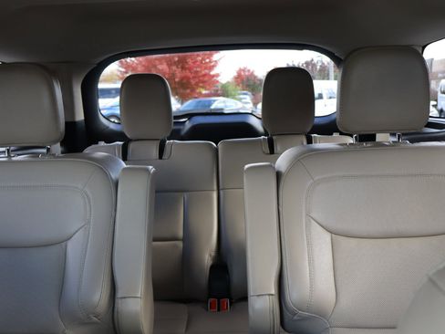 Used 2022 Ford Explorer Limited w/ Equipment Group 301A image 21