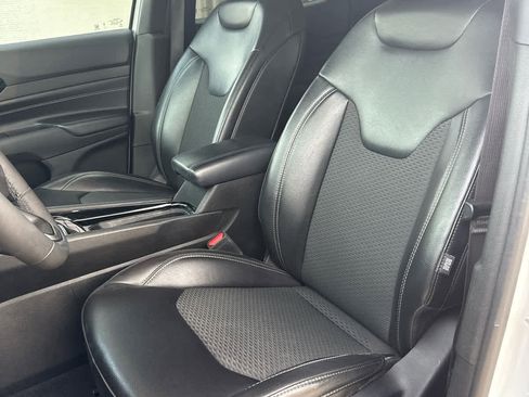 Used 2023 Jeep Compass Altitude image 13