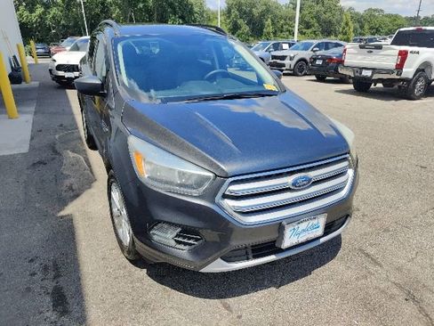 Used 2018 Ford Escape SE w/ SE Sync 3 Package FWD image 23
