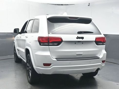 Used 2019 Jeep Grand Cherokee Altitude RWD image 6