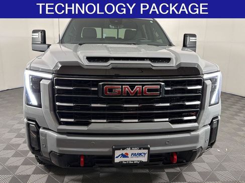 Used 2024 GMC Sierra 2500 AT4 w/ Technology Package AWD/4WD image 4