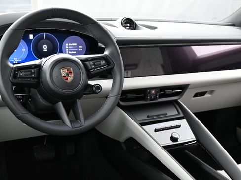 Certified 2024 Porsche Macan 4 Electric image 7
