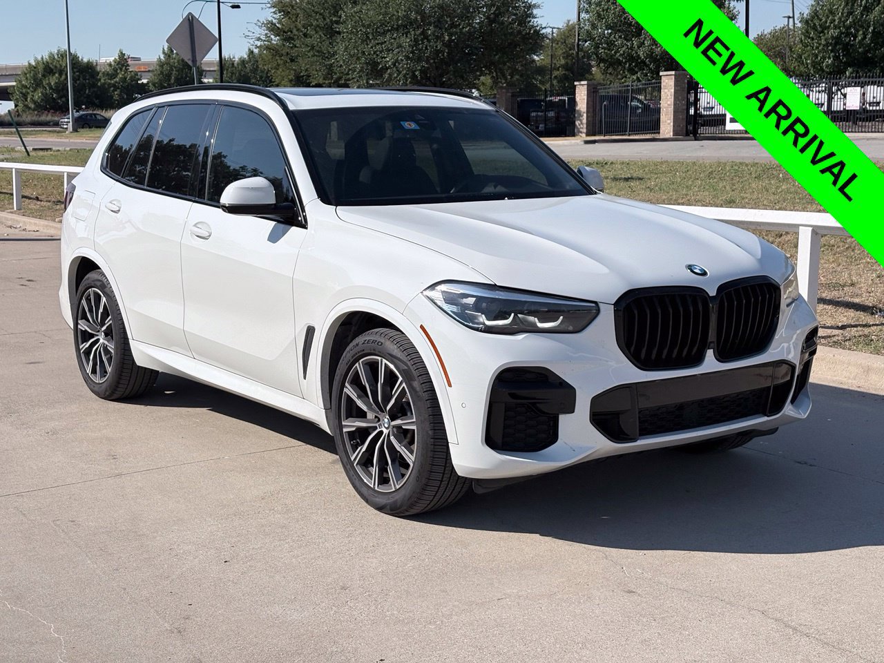 Used 2022 BMW X5 sDrive40i w/ M Sport Package RWD image 1