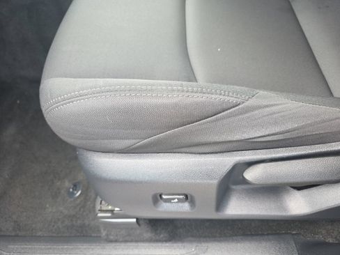 Certified 2025 Toyota Tacoma SR5 AWD/4WD image 15