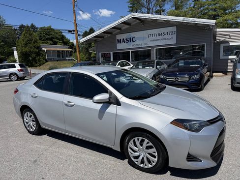 Used 2019 Toyota Corolla LE FWD image 26