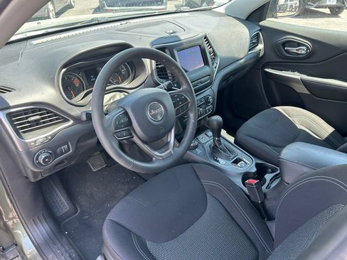 Used 2019 Jeep Cherokee Latitude w/ Popular Appearance Group AWD/4WD image 23
