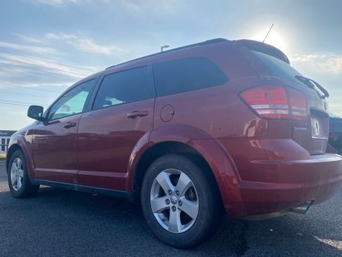 Used 2010 Dodge Journey SXT w/ Flexible Seating Group image 3