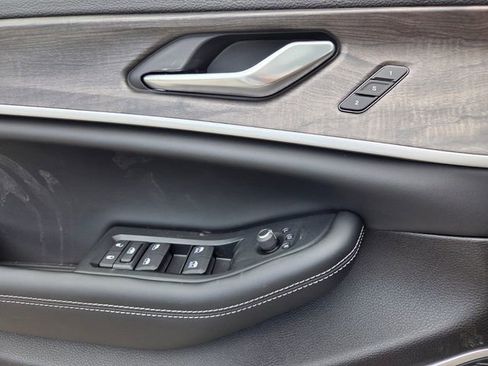 New 2026 Jeep Grand Cherokee Limited RWD image 22