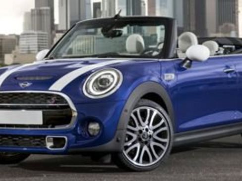 Used 2021 MINI Cooper S image 1