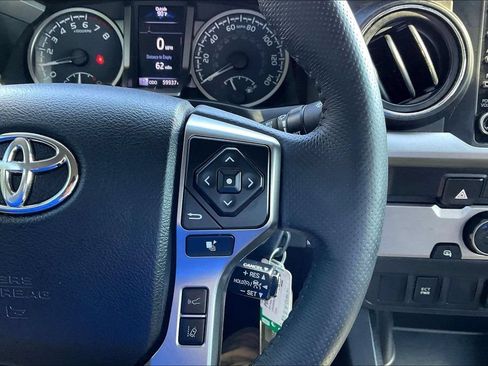 Used 2021 Toyota Tacoma SR5 RWD image 17