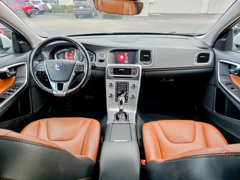 Used 2018 Volvo S60 T5 Inscription image 35