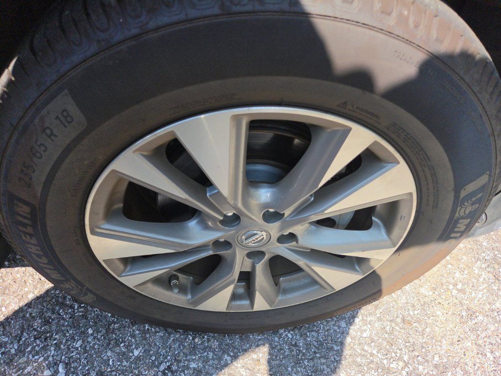 Used 2018 Nissan Murano S w/ Cargo Package FWD image 12