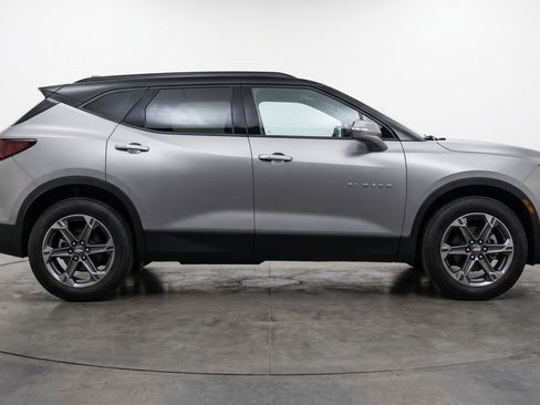 Used 2025 Chevrolet Blazer LT FWD image 11
