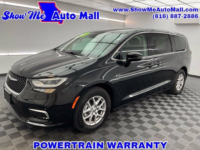 Used 2023 Chrysler Pacifica Touring-L FWD image 1