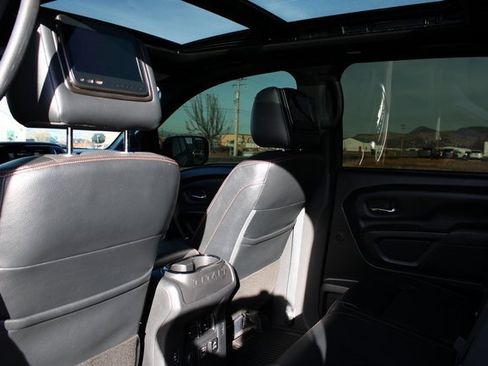 Used 2021 Nissan Titan PRO-4X w/ Pro-4x Convenience Package image 17