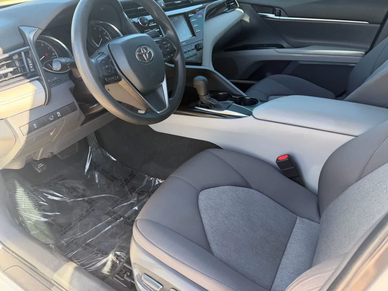 Used 2020 Toyota Camry LE FWD image 18