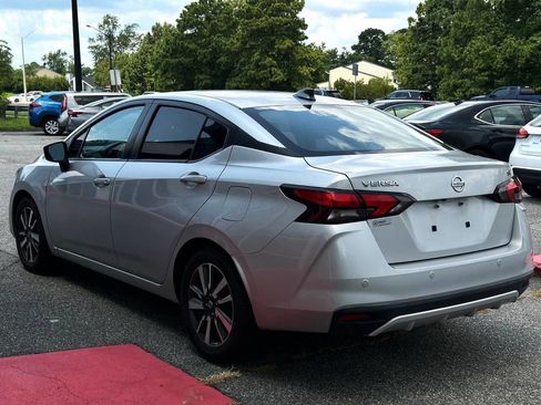 Used 2021 Nissan Versa SV image 6
