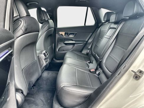 Used 2024 Mercedes-Benz GLC 300 image 12
