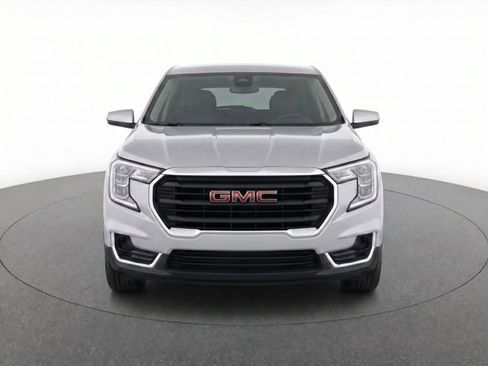 Used 2024 GMC Terrain SLE AWD/4WD image 5