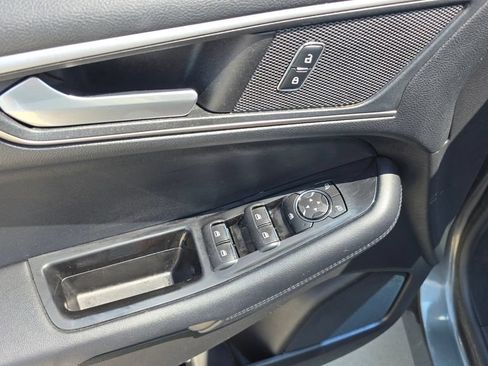 Used 2017 Ford Edge SEL w/ Equipment Group 201A AWD/4WD image 23