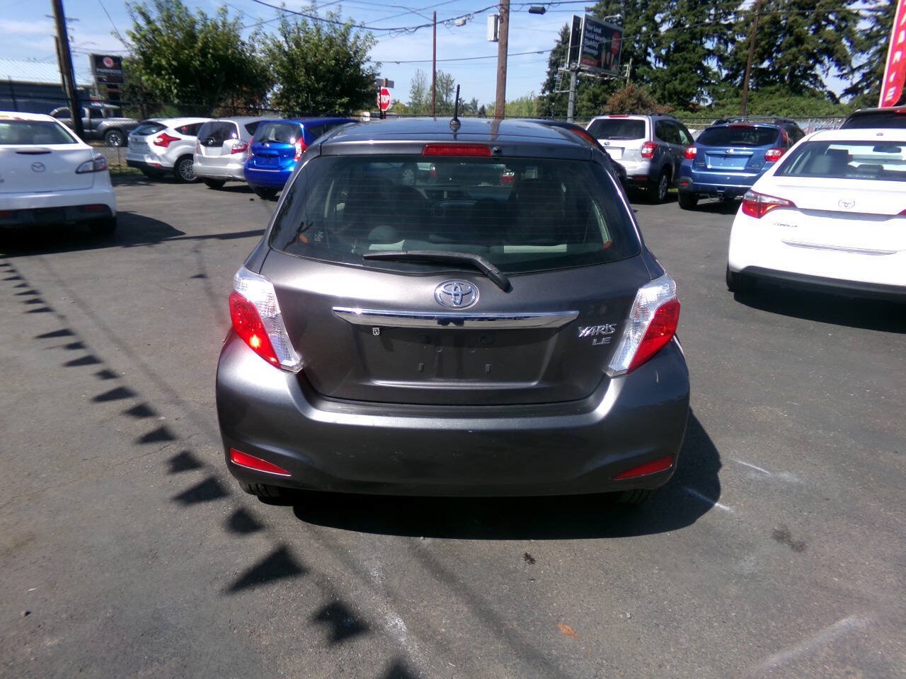 Used 2014 Toyota Yaris LE FWD image 4