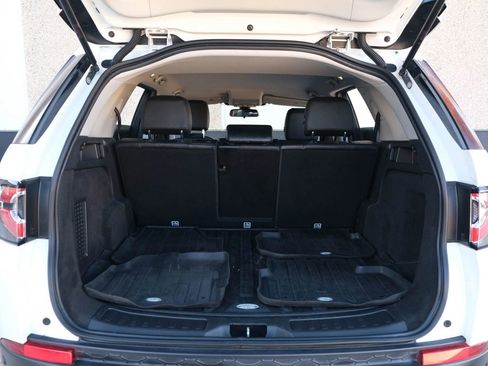 Used 2019 Land Rover Discovery Sport SE image 23