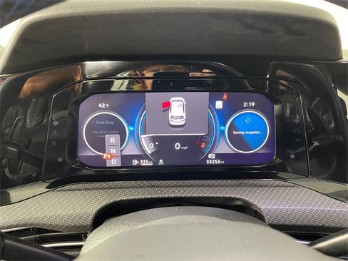 Used 2023 Volkswagen Golf R image 5