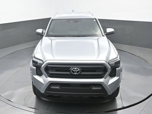 Used 2025 Toyota Tacoma SR5 RWD image 28