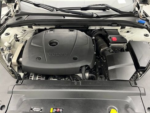 Used 2020 Volvo V90 T6 Cross Country image 40