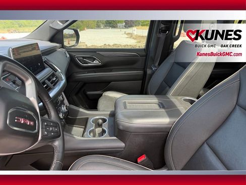 Used 2023 GMC Yukon SLT w/ SLT Premium Package AWD/4WD image 11