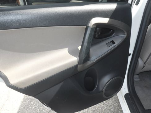 Used 2011 Toyota RAV4 4WD V6 w/ Tow Prep Pkg image 20