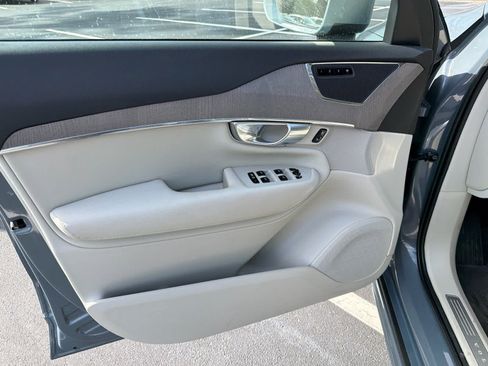 Certified 2023 Volvo XC90 B5 Plus image 24