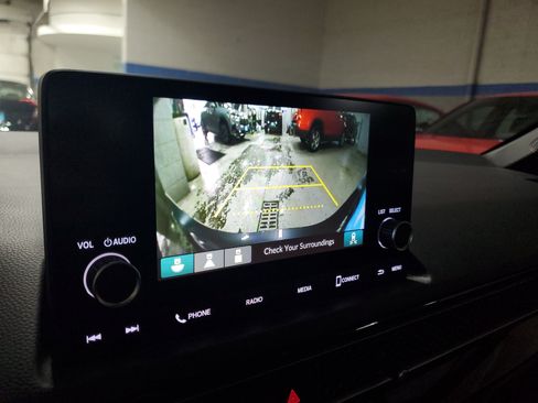 Used 2025 Honda Civic Sport image 28