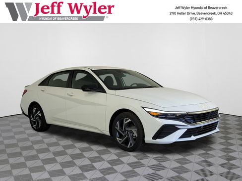 New 2025 Hyundai Elantra SEL image 1