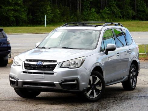 Used 2017 Subaru Forester 2.5i Premium w/ All-Weather Package image 2