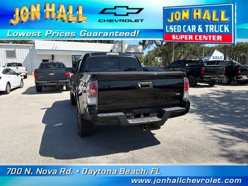 Used 2022 Toyota Tacoma TRD Sport w/ Technology Package RWD image 7