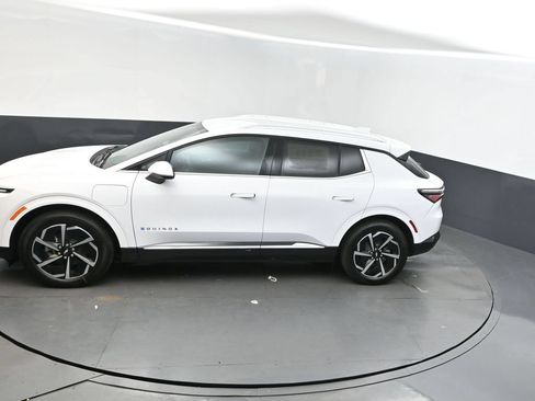 New 2025 Chevrolet Equinox EV LT FWD image 33