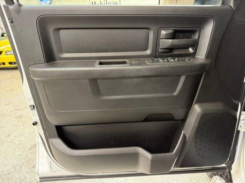 Used 2022 RAM 3500 Tradesman image 16