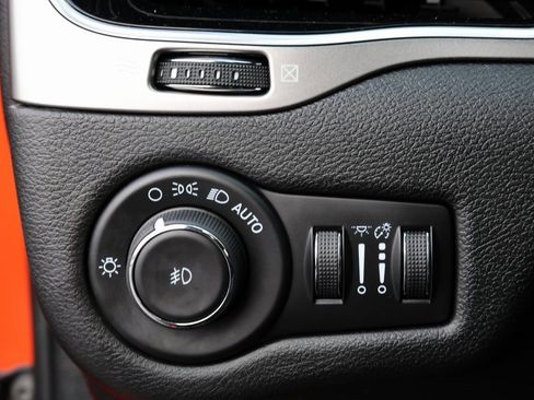 Used 2021 Jeep Cherokee Latitude Lux 80th Anniv w/ Quick Order Package 26U 80TH image 19