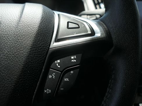 Used 2020 Ford Edge SEL AWD/4WD image 16