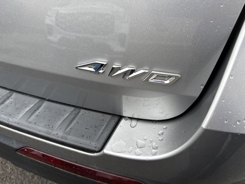 Used 2022 Ford Explorer XLT image 8