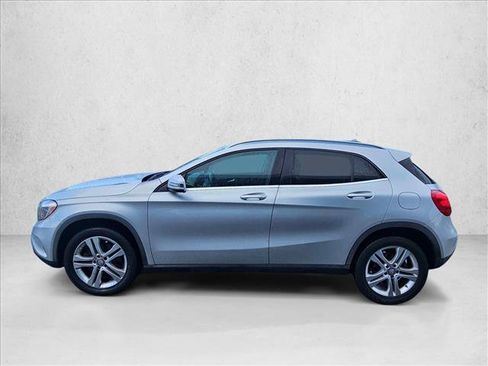 Used 2017 Mercedes-Benz GLA 250 4MATIC image 5