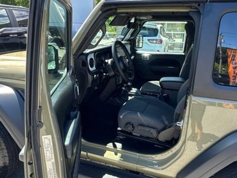 Used 2026 Jeep Wrangler Sport AWD/4WD image 17