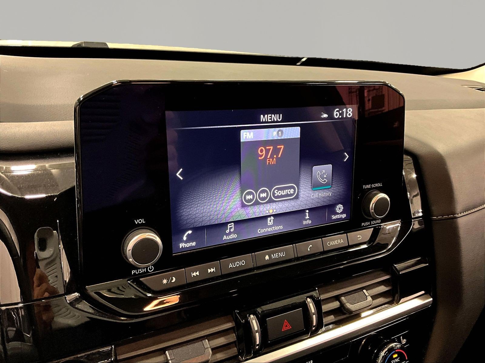 Used 2025 Nissan Pathfinder SV AWD/4WD image 14