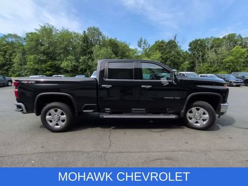 Used 2022 Chevrolet Silverado 2500 LTZ w/ LTZ Premium Package AWD/4WD image 6