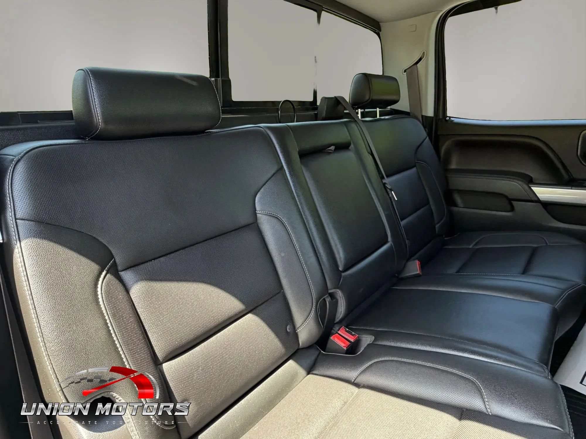 Used 2017 Chevrolet Silverado 2500 LTZ w/ Duramax Plus Package AWD/4WD image 28