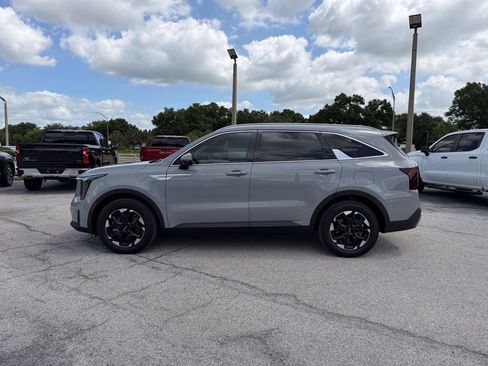 Certified 2024 Kia Sorento S w/ Panoramic Sunroof Package FWD image 8