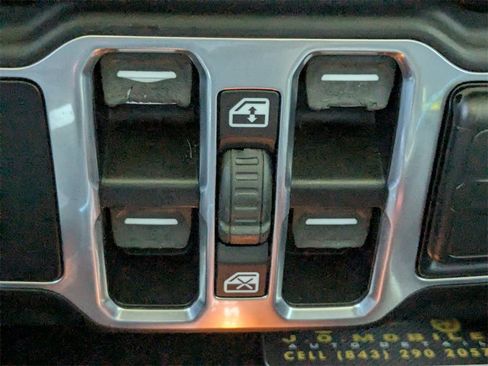 Used 2020 Jeep Wrangler Unlimited Sahara w/ Cold Weather Group image 22