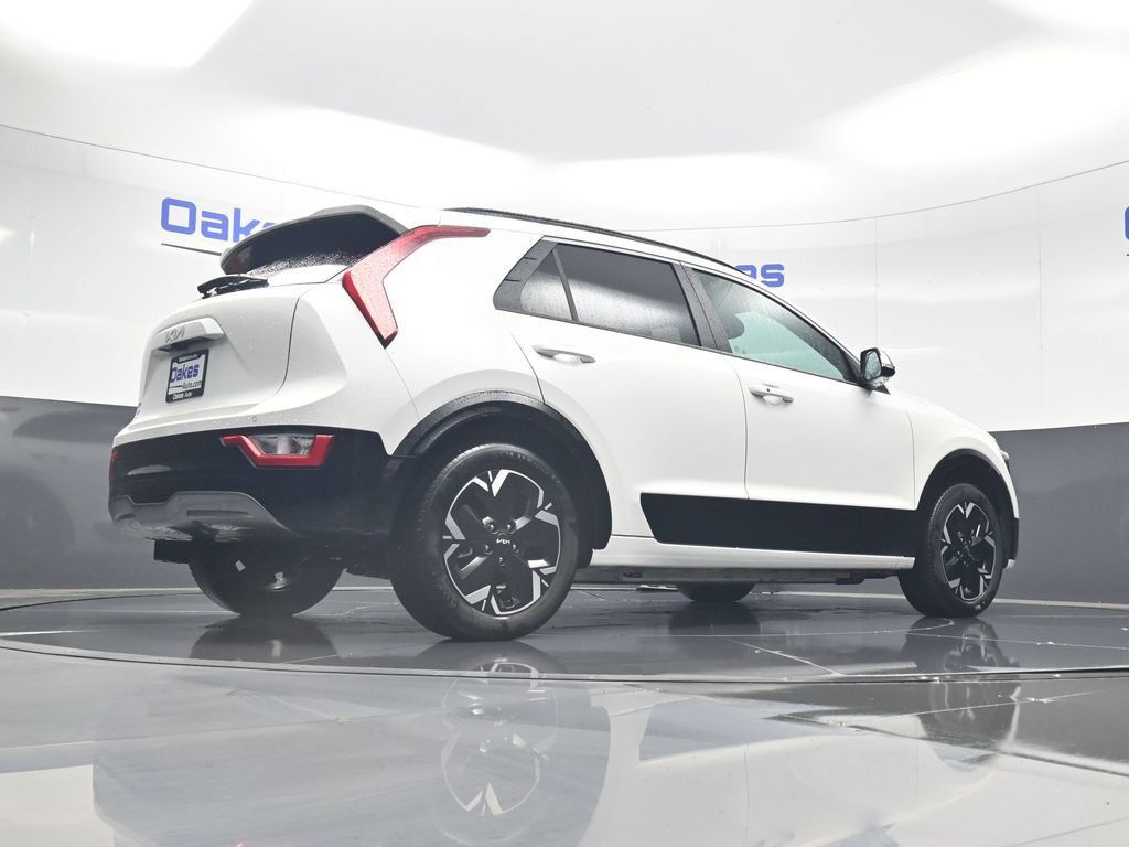 Certified 2024 Kia Niro Wind w/ Wind Preserve Package FWD image 45