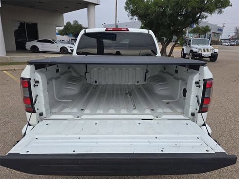 Used 2022 Nissan Frontier SV image 12